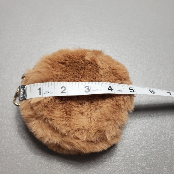 3/$15 bundle lot of 2 key chain faux fur round bag and 3 slot card holder - Picture 9 of 11